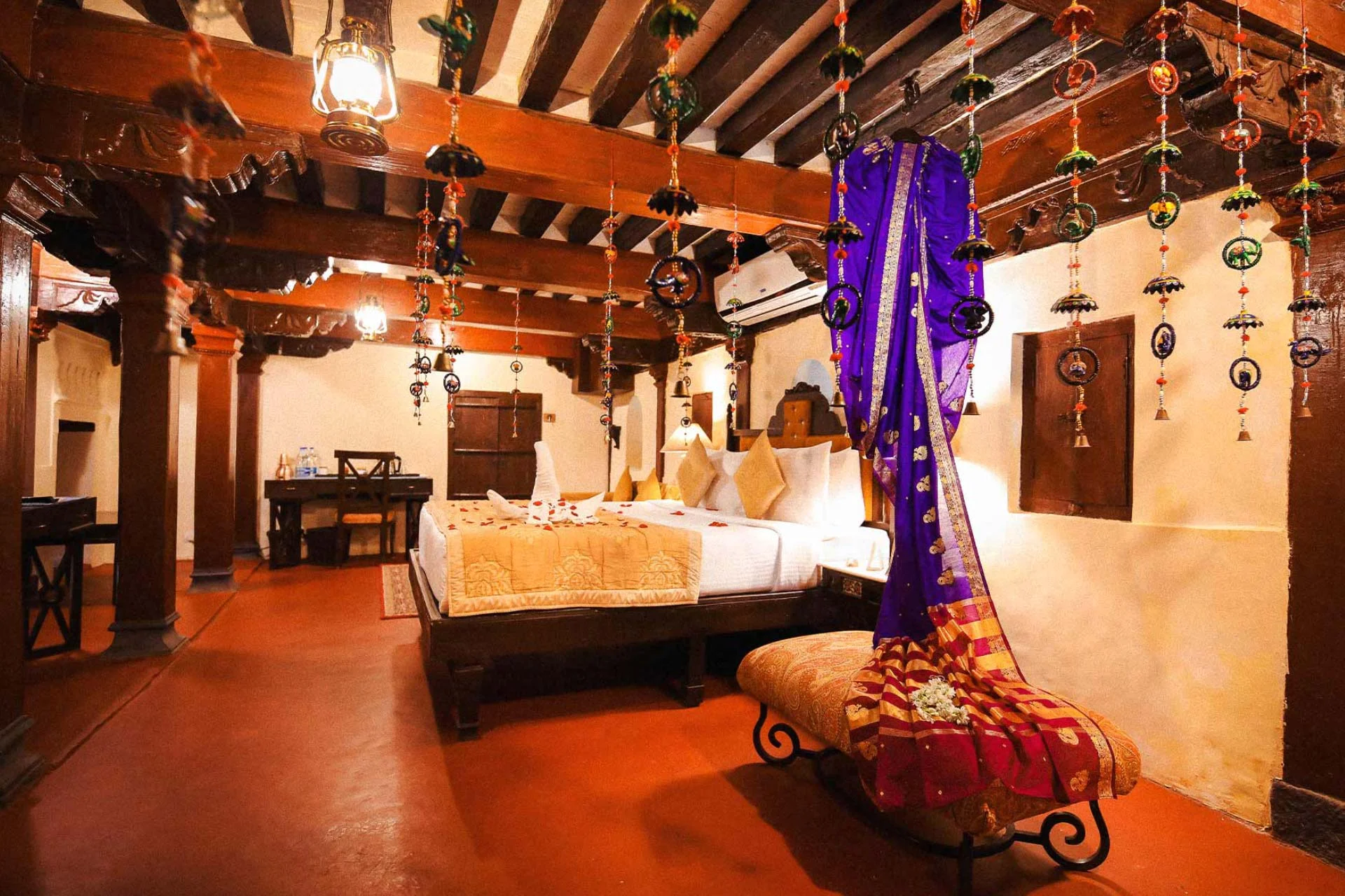 Explore Suites & Cottages: Fort JadhavGADH Resort, Pune